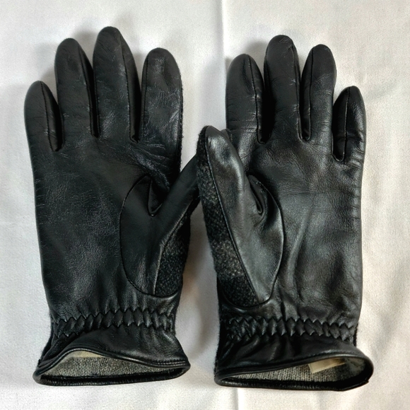 SOLD Burberry Charcoal and Black Leather Check Gloves Size M/L - Picture 3 of 9